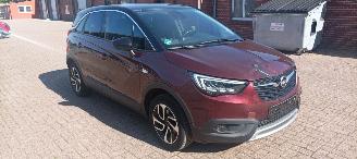 uszkodzony samochody osobowe Opel Crossland Bj:04-2018 Innovation 1.2-T Automatik 110pk Navigation Climatecontrol CruiseControl Leren-bekleding  Stoelverwarming stuurwiel met verwarming Led-Koplampen Led-Achterlichten Trekhaak Mistlampen Parkeersensoren 4xelek ramen Privacyglas 2018/4