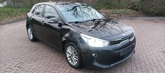 Kia Rio 1.4-DOHC Automatik Navi Climatecontrol Stoelverwarming Lichtautomaat Regensensor Led-Koplampen 4xelek ramen Elektrische-spiegels met verwarming Privacyglas Achteruitrijcamera Mistlampen 16-inch Kia velgen picture 9