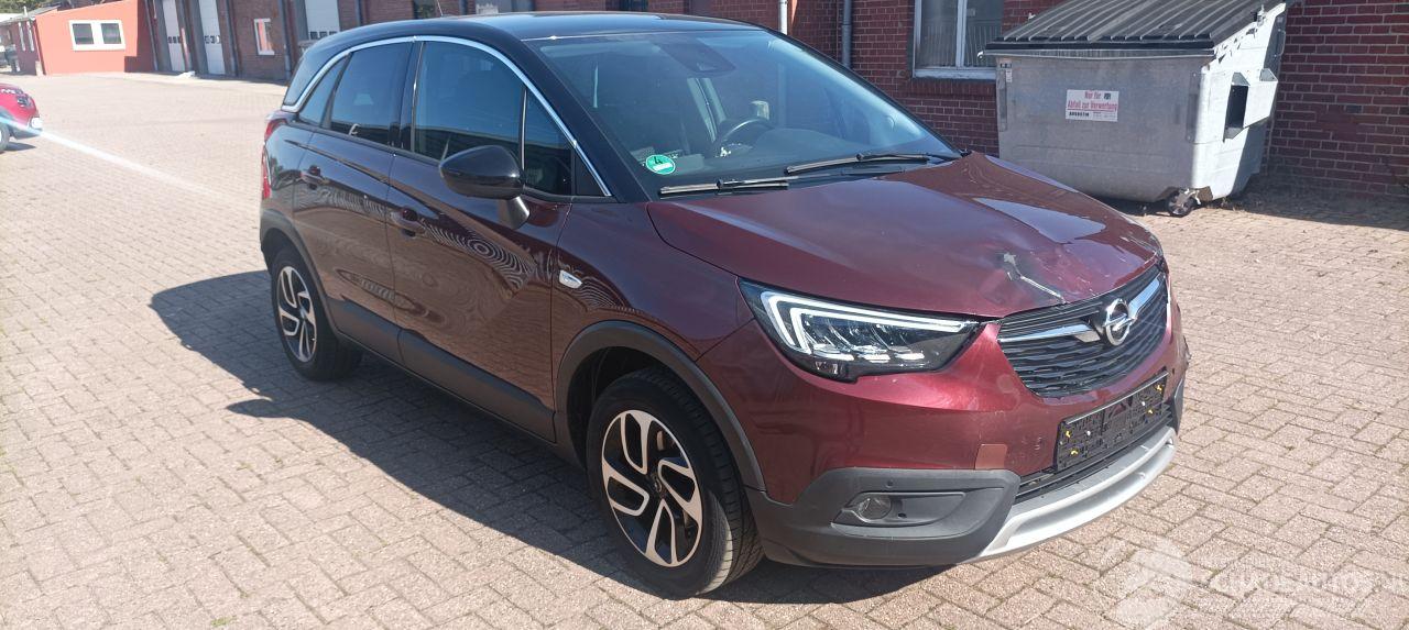 Opel Crossland 1.2-Turbo Automatik Navigatie Climatecontrol CruiseControl Leren-Stuurwiel Regensensor Lichtautomaat Privacyglas Led-Koplampen Half-Leren bekleding Stoelverwarming Trekhaak Mistlampen