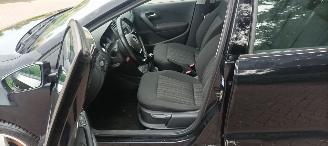 Volkswagen Polo 1.4-TDi Climatecontrol Distance-frontradar Stoelverwarming Leren Stuurwiel Radio met usb Elektrische ramen Elektrische-spiegels met verwarming Centrale vergrendeling met afstandsbediening Start-Stop systeem Euro-6norm picture 17