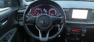Kia Rio Dream-Team 1.4 Benzine Automaat Navigatie Climatecontrol Stoelverwarming Lichtautomaat Privacyglas Stuurwiel met verwarming Achteruitrijcamera picture 18