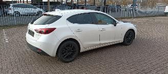 Mazda 3 2.0-Benzine Urban Limited Edition Xenon Led Navigatie Climatecontrol CruiseControl Head up-display Stoelverwarming Lichtautomaat Privacyglas Regensensor Lichtautomaat automatisch dimmende binnenspiegel Blindspot systeem Achteruitrijcamera parkeersensoren  picture 4