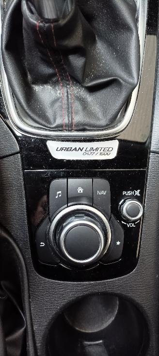 Mazda 3 2.0-Benzine Urban Limited Edition Xenon Led Navigatie Climatecontrol CruiseControl Head up-display Stoelverwarming Lichtautomaat Privacyglas Regensensor Lichtautomaat automatisch dimmende binnenspiegel Blindspot systeem Achteruitrijcamera parkeersensoren  picture 23