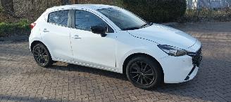 škoda osobní automobily Mazda 2 Bj: 12-2023 1.5 Automatik Climatecontrol CruiseControl Stoelverwarming Lichtautomaat Privacyglas Stuurwiel met verwarming Achteruitrijcamera parkeersensoren Apple CarPlay MirrorLink Led verlichting Dab-audio 2023/12