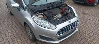 Ford Fiesta Bj: 6-2016 1.5 TDCI euro-6 Airconditioning stoelverwarming Led verlichting Elektrische ramen Elektrische-spiegels automatisch inklapbare buitenspiegels Parkeersensoren voor & Achter picture 24