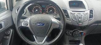 Ford Fiesta Bj: 6-2016 1.5 TDCI euro-6 Airconditioning stoelverwarming Led verlichting Elektrische ramen Elektrische-spiegels automatisch inklapbare buitenspiegels Parkeersensoren voor & Achter picture 16