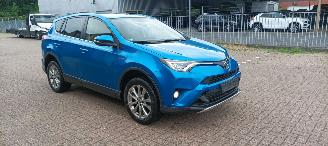 Vaurioauto  passenger cars Toyota Rav-4 Hybrid 2.5-Automaat Full-Led Navi Climatecontrol CruiseControl Keyless-entry Led achterlichten Elektrische achterklep Achteruitrijcamera 2016/8
