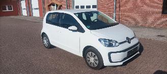 Avarii autoturisme Volkswagen Up! Bj:09-2021 Move Uitvoering 1.0mpi Airconditioning Led verlichting Dab Radio Achteruitrijcamera Cruisecontrol Bordcomputer Drivelane assistent Start-Stop systeem Parkeersensoren achter 2021/9