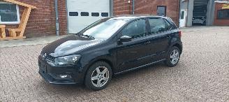 Schadeauto Volkswagen Polo 1.4-TDI Klimaautomatik Regensensor leren stuurwiel mistlampen Front-Radar Brake Assist Elektrische ramen Elektrische-spiegels met verwarming Centrale vergrendeling met afstandsbediening Start-Stop systeem 15-inch velgen 2016/3