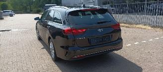 Kia Ceed Bj 9-2018 1.6 Climatecontrol Led-Koplampen Led-Achterlichten Navi Sportstoelen met Memory keyless Entry Blindspot Drivelane parkeer-assistent picture 4