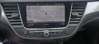 Opel Crossland Bj 4-2018 1.2 Automaat Navi Led Climatecontrol CruiseControl Stoelverwarming Lichtautomaat Privacyglas Regensensor Trekhaak Parkeersensoren picture 18