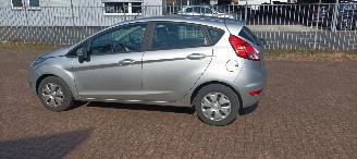 Ford Fiesta Bj 6-2016 1.5-TDCI euro6 Airconditioning Led verlichting Parkeersensoren Stoelverwarming leren stuurwiel picture 6