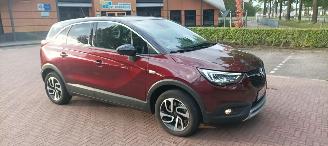 Schadeauto Opel Crossland Innovation uitvoering 1.2 DI Turbo OPF Automaat Navigatie AppleCarPlay Climatecontrol CruiseControl Opel iLink Winterpakket Stoelverwarming stuurwielverwarming Voorruitverwarming Dimmende binnenspiegel Chrome-pakket Parkeersensoren Trekhaak Bi-Color Lak 2018/4