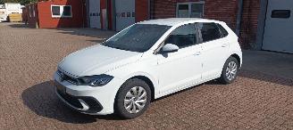krockskadad bil auto Volkswagen Polo Bj:01-2026 1.0-Benzine Full-Led koplampen Digitaal Dashboard Stoelverwarming Lichtautomaat cruisecontrol Dab Radio Parkeersensoren voor en achter Elektrische ramen 4x elektrische buitenspiegels met verwarming Start-Stop Drivelane 2026/1