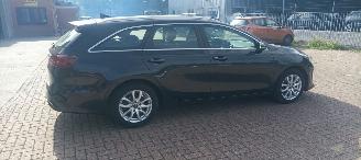 Kia Ceed Bj:09-2018 1.6-Diesel 136pk Full-Led koplampen Navi Leder Memory Sportstoelen Blindspot Drivelane JBL sound 4xStoelverwarming elektrische achterklep Automatische inparkeren keyless Entry Blindspot picture 4