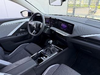 Opel Astra 1.2 Turbo Edition picture 6