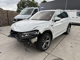 Damaged car Volkswagen Tiguan 1.5 TSI R-LINE AUTOMAAT-PANO-CAMERA-NAVI 2019/2