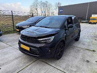 Vaurioauto  passenger cars Opel Crossland 1.2 TURBO ELEGANCE 96 KW AUTOMAAT -NAVI-CAMERA 2024/5