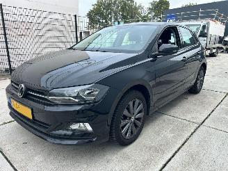 Vaurioauto  passenger cars Volkswagen Polo 1.0 TSI COMFORT 95 PK 2021/4