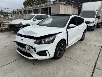 Vaurioauto  passenger cars Ford Focus 1.5 Ecoboost 150 PK ST-LINE BUSINESS -AUTOMAAT-PANO 2021/10