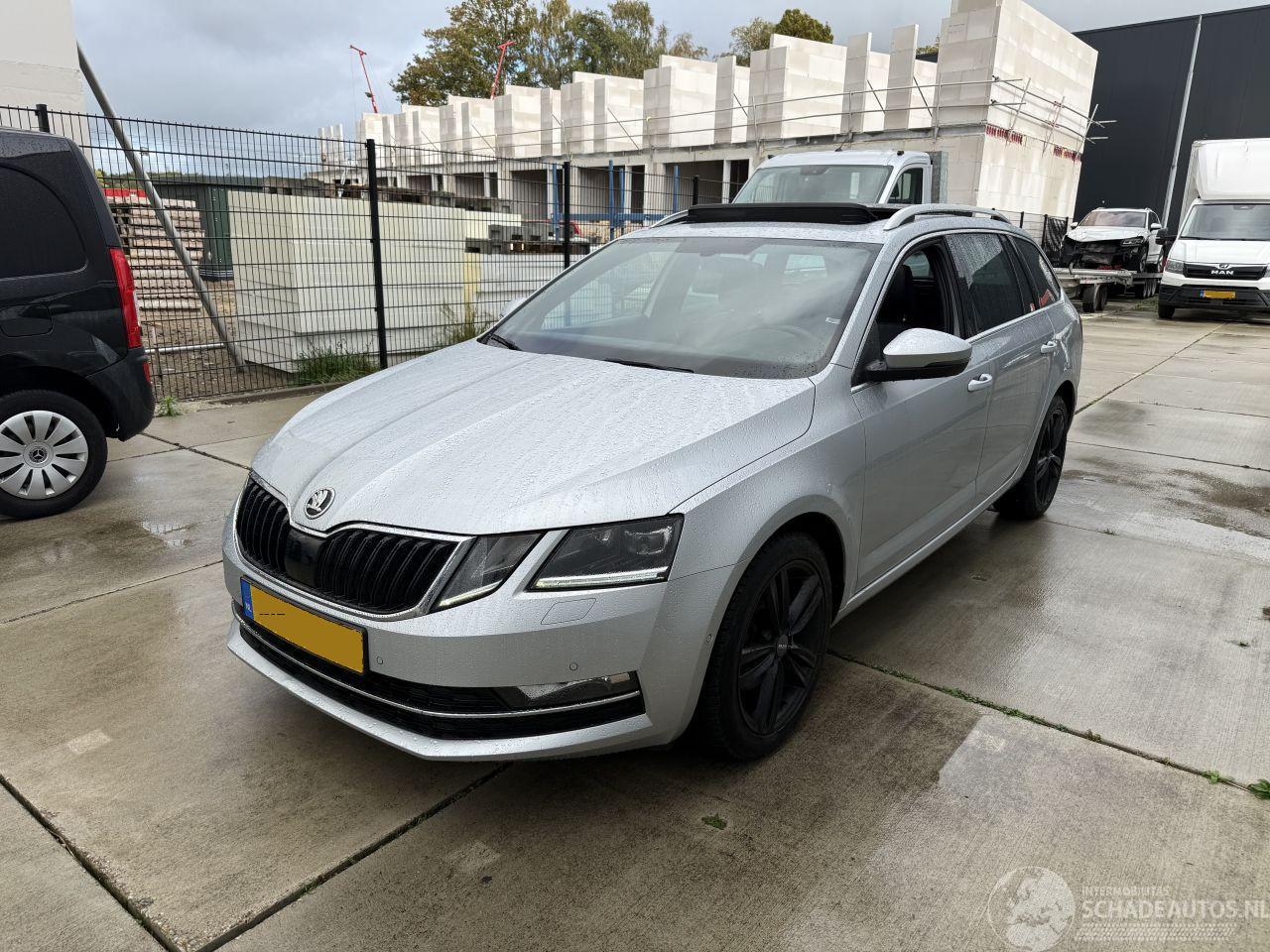 Skoda Octavia 1.5 TSI Greentech Buss Edition Plus -AUTOMAAT-LEDER-PANO-NAVI