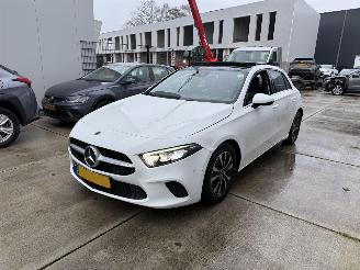 skadebil auto Mercedes A-klasse 160 Business Sloution -PANO-CAMERA-NAVI-PDC 2019/7