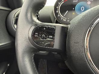 Mini Clubman 1.5 Cooper Buss Edition PANO-KEYLESS-NAVI-LED picture 18