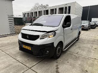 uszkodzony samochody osobowe Peugeot Expert 1.5 Bleu HDI 100S&S L3 2023/6