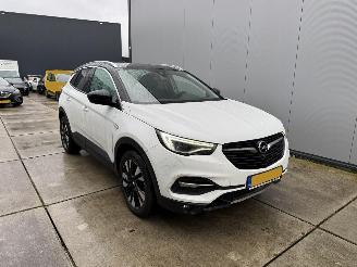 Unfallwagen Opel Grandland X 1.2 TURBO ULTIMATE-AUTOMAAT-KEYLESS-NAVI-PDC 2019/10