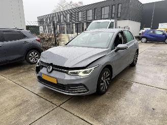 Schadeauto Volkswagen Golf 1.4 eHYBRID PHEV STYLE 204 PK0NAVI-IQ LICHT-PDC 2021/10