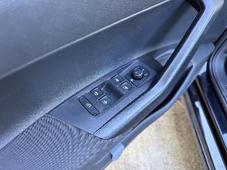 Volkswagen Polo 1.0TSI LIFE NAVI - AIRCO - LED picture 15