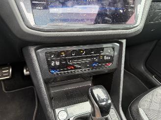 Volkswagen Tiguan 1.4 TSI e-HYBRID PHEV R-LINE Business+ -PANO-360 CAMERA-NAVI-KEYLESS picture 20