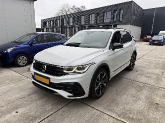 Vaurioauto  passenger cars Volkswagen Tiguan 1.4 TSI e-HYBRID PHEV R-LINE Business + PANO-360 CAMERA-KEYLESS 2021/3