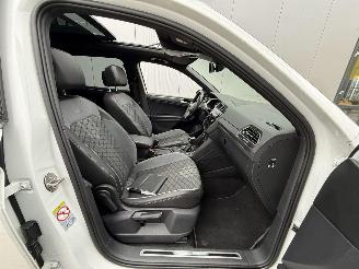 Volkswagen Tiguan 1.4 TSI e-HYBRID PHEV R-LINE Business + PANO-360 CAMERA-KEYLESS picture 13