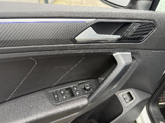 Volkswagen Tiguan 1.4 TSI e-HYBRID PHEV R-LINE Business + PANO-360 CAMERA-KEYLESS picture 16