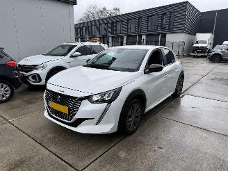 Damaged car Peugeot 208 EV Active Pack 50 kWh-NAVI-PDC-CRUISE 2022/5