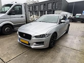 Schadeauto Jaguar XE 2.0 D PORTFOLIO -NAVI-CLIMA-LEDER-PDC 2016/5