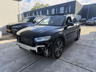 Unfallwagen Audi Q5 55 TFSI e QUATRO PHEV S-LINE COMPETION-LUCHTVERING-360 CAMERA-NAVI-PANO 2020/11