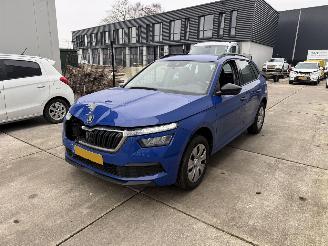 krockskadad bil auto Skoda Kamiq 1.0 TSI SPORT BUSINESS-NAVI-PDC 2021/3