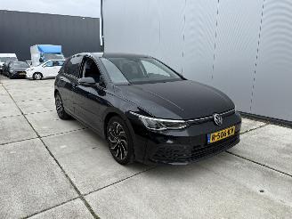 Schadeauto Volkswagen Golf 1.0 eTSI Life NAVI - CLIMA - CRUISE - LED 2022/10