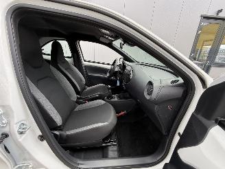 Toyota Aygo X -1.0 VVT-iMT Play -CAMERA-NAVI picture 11