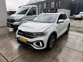 Schadeauto Volkswagen T-Roc 1.5 TSI R-LINE DSG -PANO-NAVI-CAMERA-PDC 2024/7