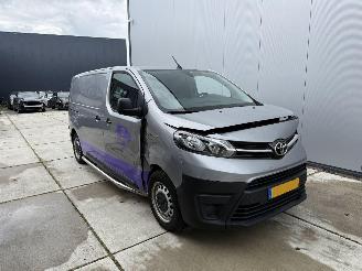 uszkodzony samochody osobowe Toyota ProAce Extra Range Navigator 2020-edition-100 kW NAVI-PDC -ACTIERADIUS 424 KM 2021/9