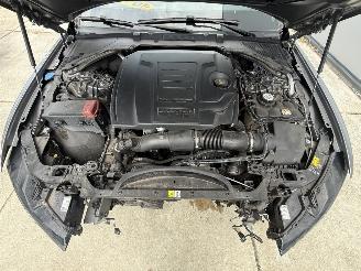 Jaguar XE 2.0 P250 R-Dynamic Black - NAVI - LED - CAMERA - KEYLESS picture 16