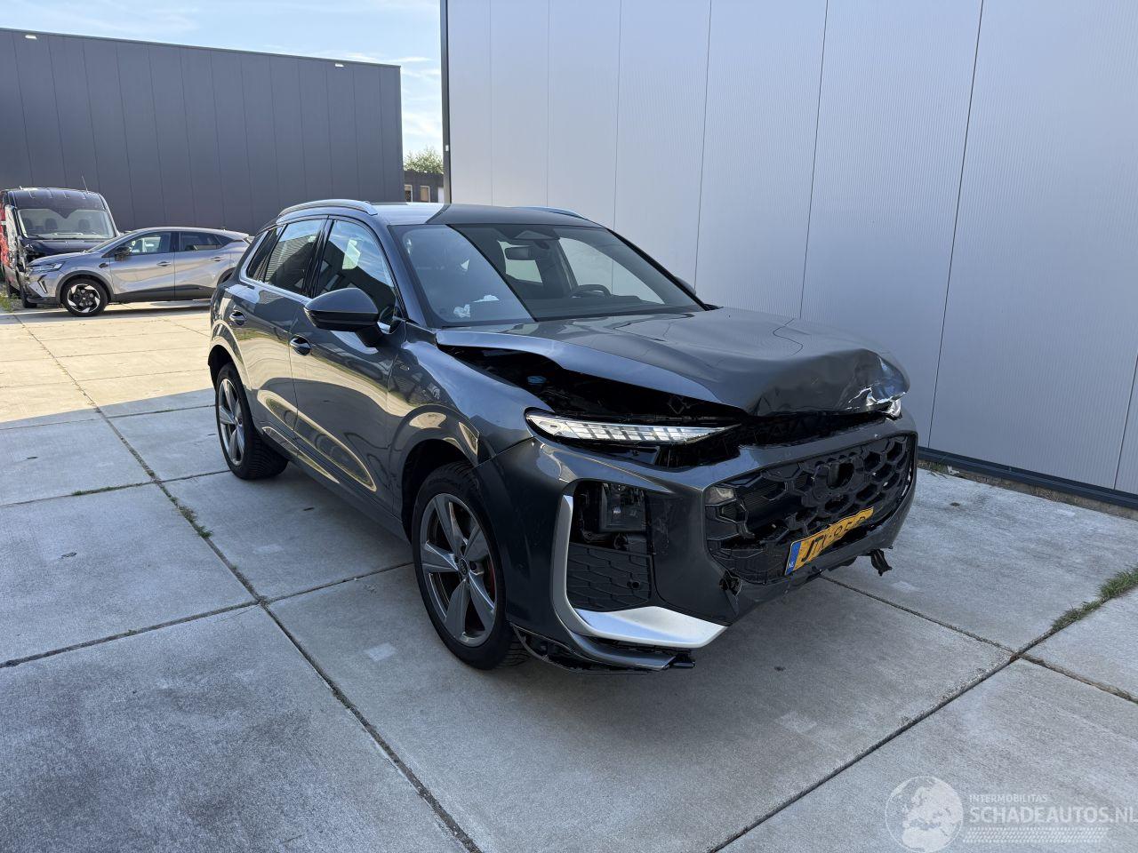 Audi Q3 1.5 e-hybrid S-Edition 272PK - MATRIX - 360 - KEYLESS