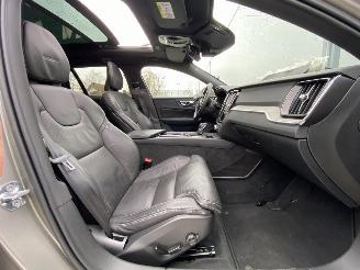 Volvo V-60 2.0 D4 Inscription-PANO-AUTOMAAT-LEDER-CAMERA-NAVI picture 11