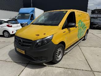 uszkodzony samochody osobowe Mercedes Vito E-VITO LANG 41 kWh 116 PK CAMERA-STOELVERW 2021/3