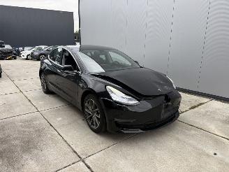 Unfallwagen Tesla Model 3 LONG RANGE 75 kWh -LEDER-PANO-NAVI-CAMERA-238 PK 2019/12
