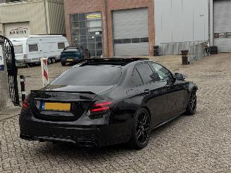 Vaurioauto  passenger cars Mercedes E-klasse E63S 4Matic+ 612Pk Keramisch Pano Schaalatoelen Burnmester Carbon Alcantara Head-Up 360Camera Memory 2017/7