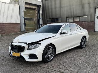 Schadeauto Mercedes E-klasse 220D 194Pk AMG Pakket Ambition Sfeerverlichting 2016/8